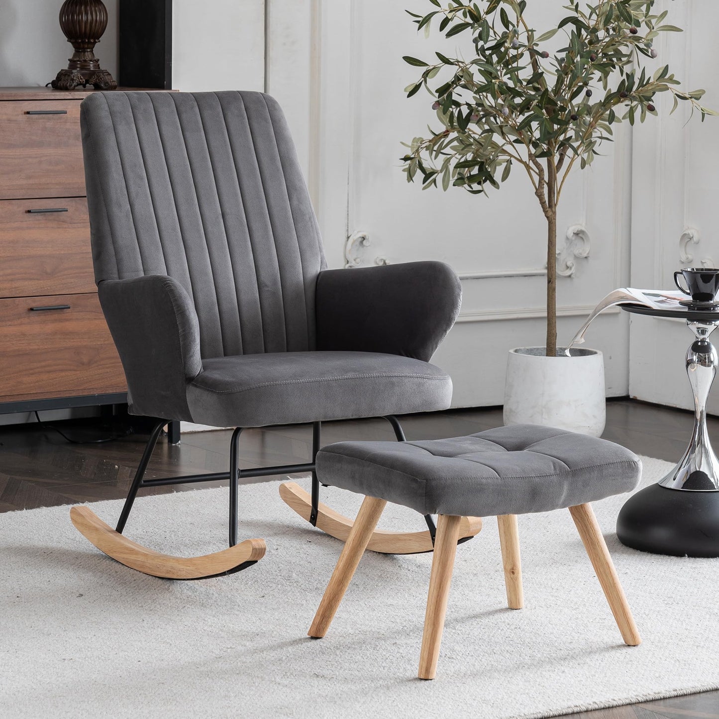 Gris Fauteuil À Bascule, Chaise de Lecture avec Velours, Rocking Chair Hauteur 97 cm, Largeur D'assise 45 cm avec Repose-Pieds (48*37*37 cm), Chaise a Bascule Approprié Coucher, Salon, Dortoir