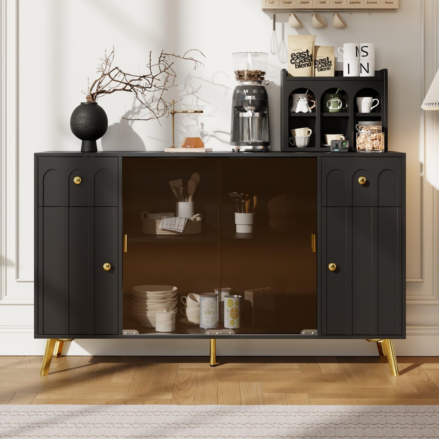 SHUGUANG Buffet Commode Bahut Vaisselier avec Verre Marron, Poignées et Pieds en Métal, Moderne Noir Buffet avec Panneaux Incurvés, Meuble de Rangement pour Salle à Manger/Salon, 150 x 30 x 89,7 cm