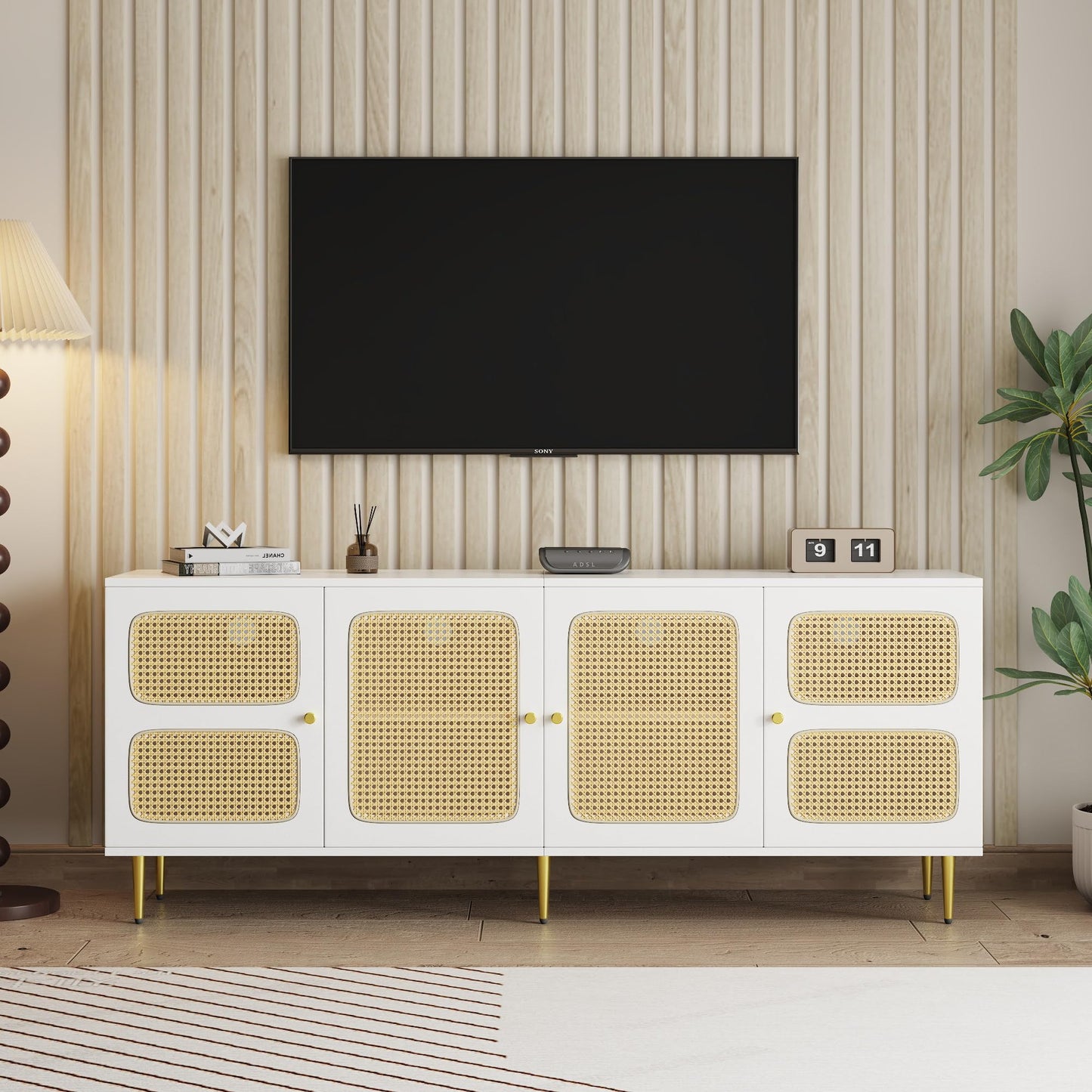 Meuble TV Blanc Banc TV en Rotin avec 4 Portes en Rotin,pour Téléviseurs Jusqu'à 80 pouces,180x40x72cm, Meubles TV élégants pour Salon Chambre,étagères réglables en Hauteur, Grand Espace de Rangement