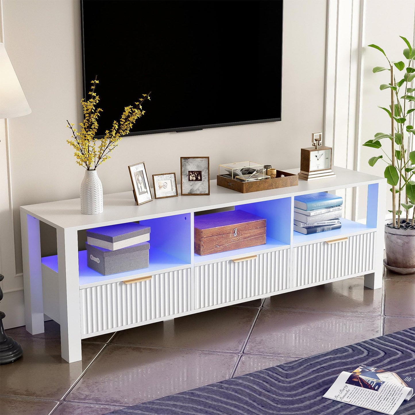 Meuble TV, Meuble Télé de Salon avec Éclairage LED 16 Couleurs, Armoire De Télévision avec 3 Tiroirs et 3 Compartiments Ouverts, Capacité de Charge de 130 lb, Poignée Dorée, 152.5 x 39.5 x 50 cm