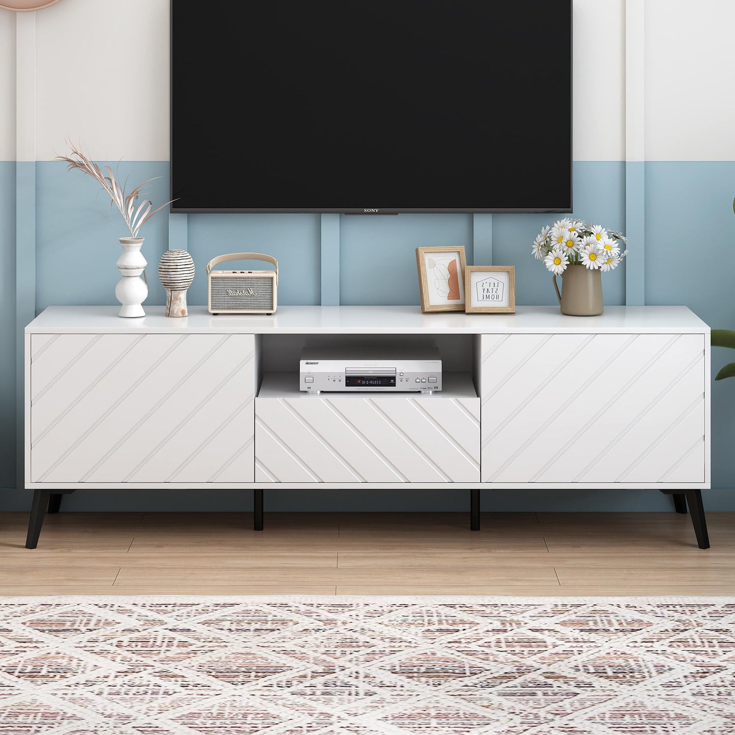 170cm Meuble TV Blanc pour TV 70 pouces, Moderne et Simple Banc TV avec 2 Portes et 1 Tiroir, Séparateurs Internes Réglables, Pieds en Métal Robustes avec Coussinets Souples, Facile à Assembler