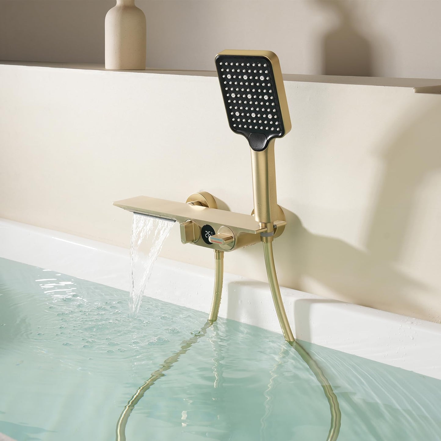Robinet De Baignoire Cascade avec Affichage de la Température, Or Brossé Mitigeur Baignoire Mural avec Douchette À 3 Fonctions Robinet Pour Bain De Salle De Bain, 1.5M PVC Tuyau