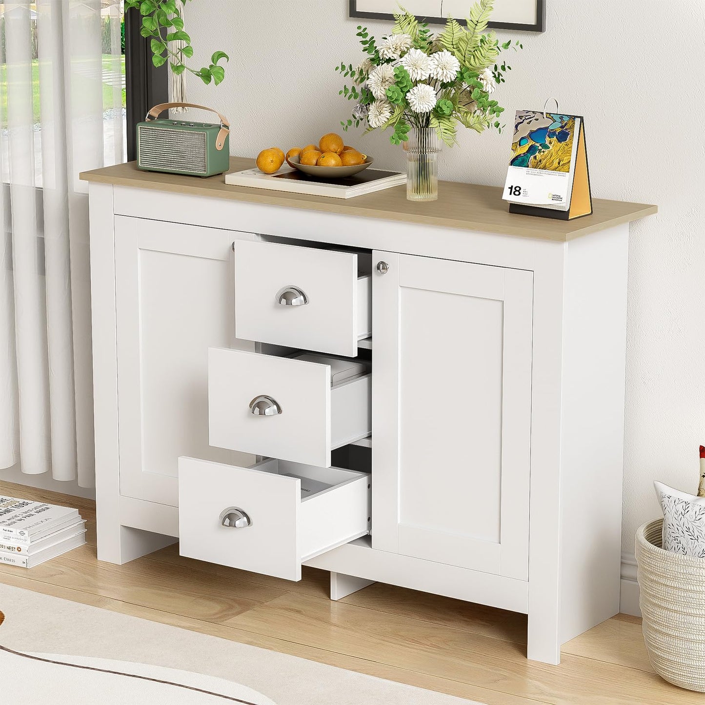 Peiaw Buffet,Meuble de Rangement,Buffet en Bois Blanc,Buffet avec 2 Portes et 3 tiroirs, Meuble de Rangement avec poignées argentées et charnières à Fermeture amortie 116 x 35 x 81 cm.