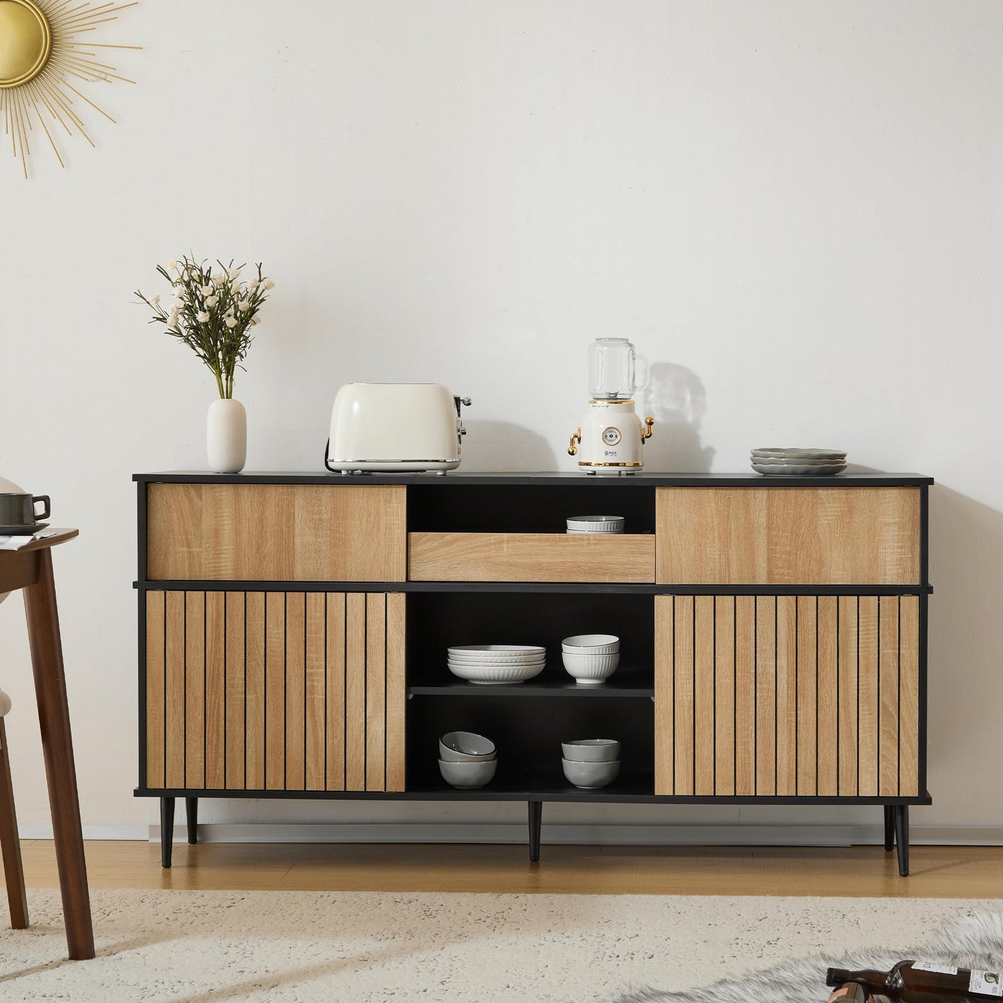SHUGUANG Buffet élégant moderne avec 4 portes coulissantes et 1 tiroir, chêne combiné avec noir, armoire de buffet pour salon, cuisine, chambre à coucher, entrée, 160 x 40 x 80 cm