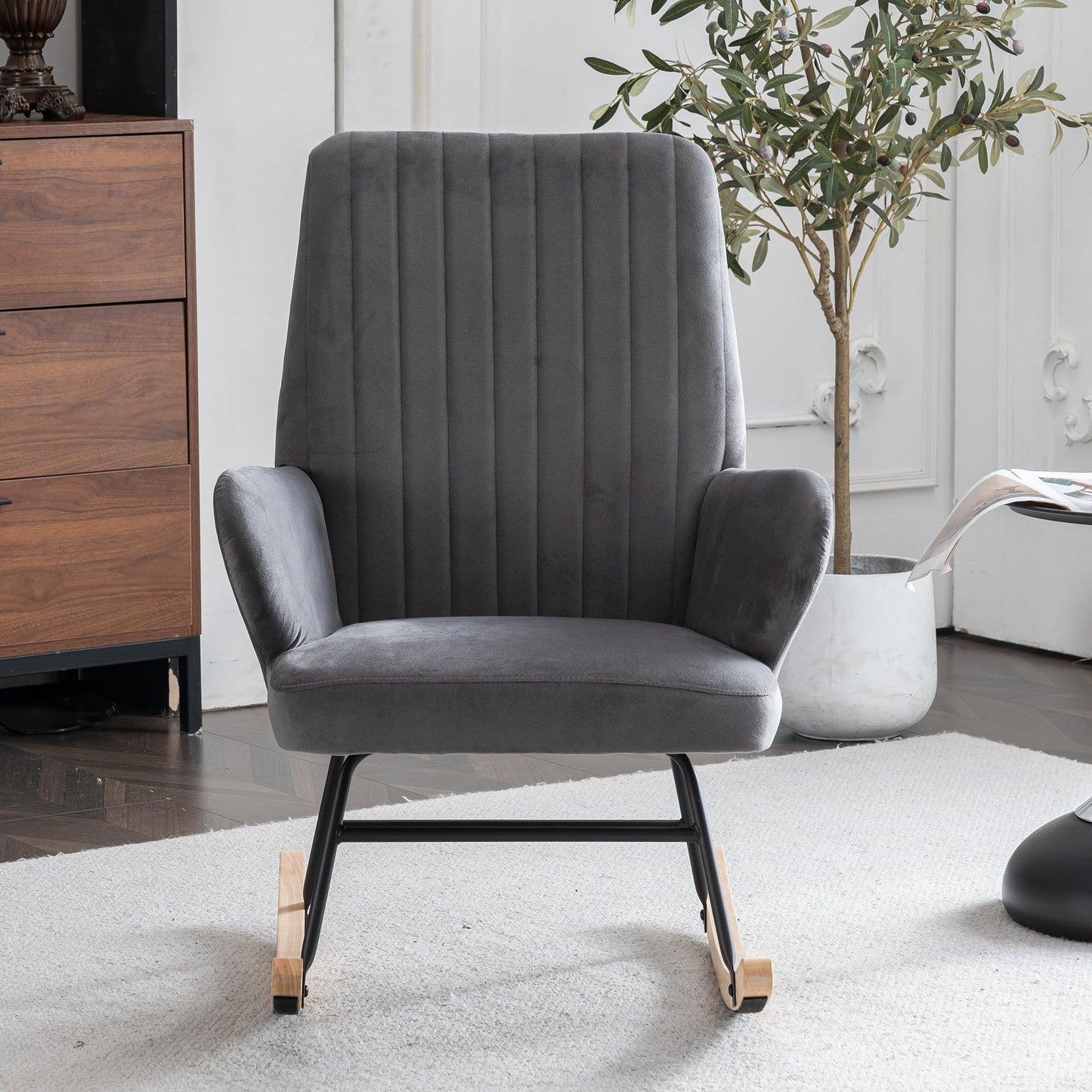Gris Fauteuil À Bascule, Chaise de Lecture avec Velours, Rocking Chair Hauteur 97 cm, Largeur D'assise 45 cm avec Repose-Pieds (48*37*37 cm), Chaise a Bascule Approprié Coucher, Salon, Dortoir