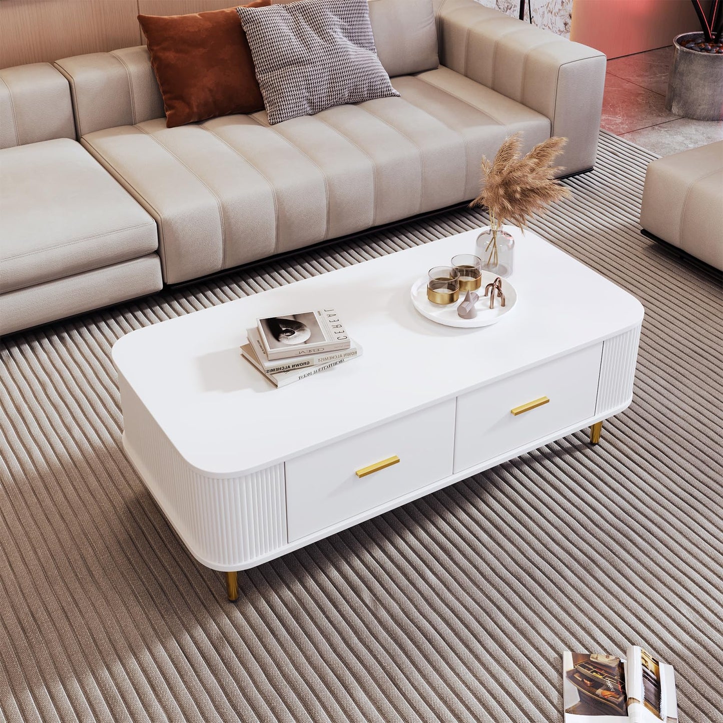 Peiaw Table Basse,Table Basse Salon,Quatre tiroirs spacieux,Table Basse carrée avec tiroirs,Coins incurvés,Poignées et Pieds dorés,avec Grand Espace de Rangement,Table Basse 105 x 51 x 38 cm